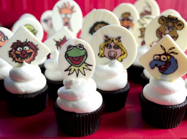 muppets cupcakes & easy vanilla buttercream - vintage kitty