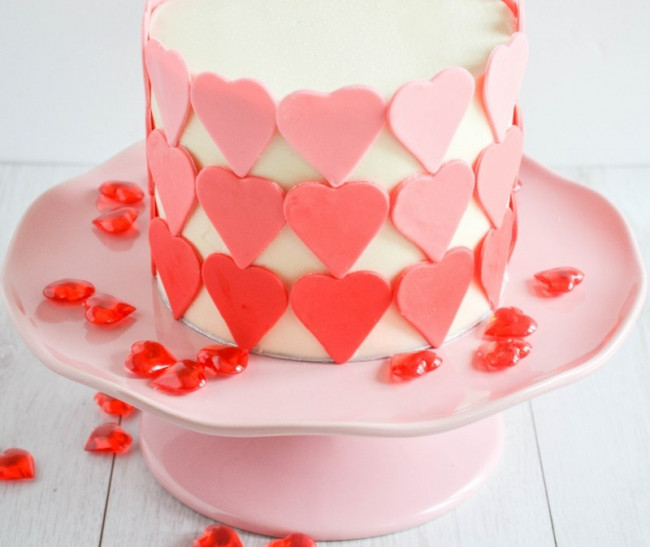 ombre layered cake for valentine’s day