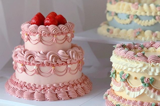 Trend Alert! Kitsch Buttercream Wedding Cakes | One Fab Day