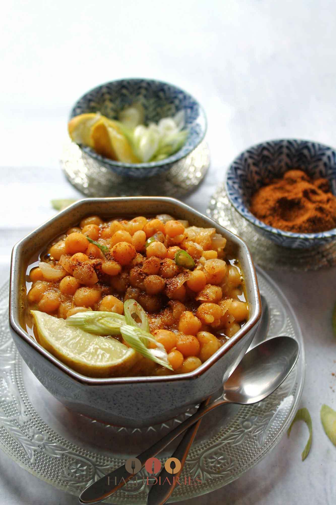 Ghugni | Bengali Dried Yellow Peas Curry Recipe - SpeakingAloud Magazine