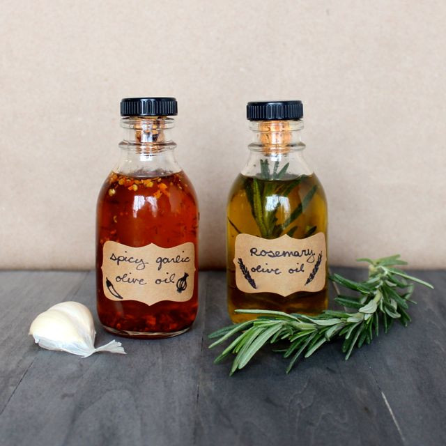 Infused Olive Oils: Spicy Garlic Oil & Rosemary Oil
