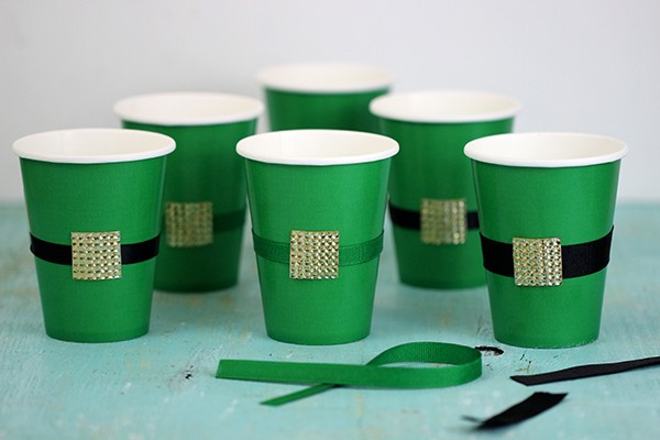 St. Patrick’s Day Party: DIY Leprechaun Belt Cups