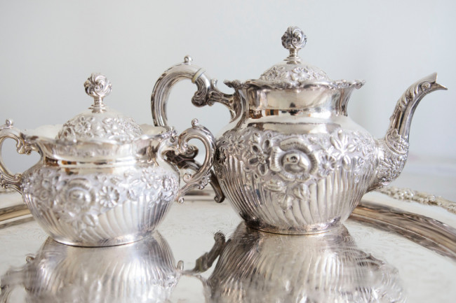 6 Ways to Decorate Your Home with Silverware - HomeLane Blog