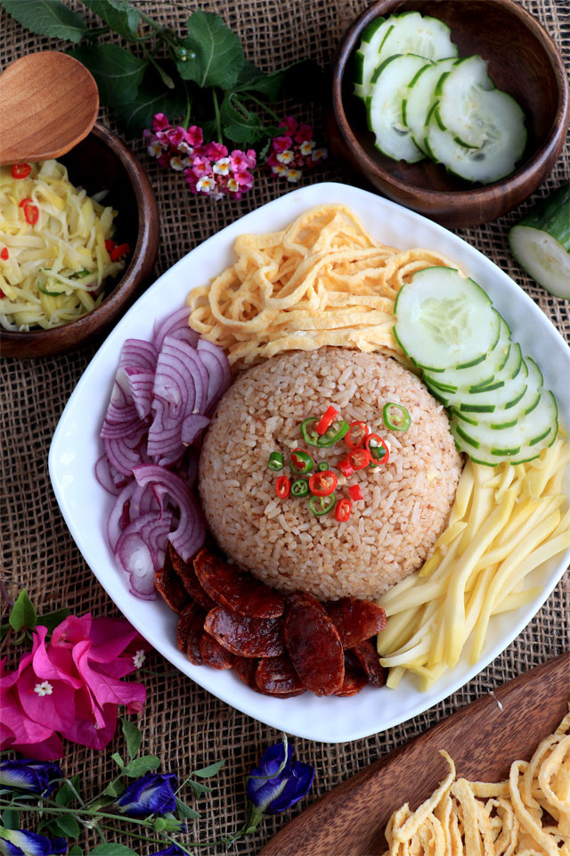 Simple Thai Fried Rice with Shrimp Paste (Khao Kluk Kapi) - Foxy Folksy