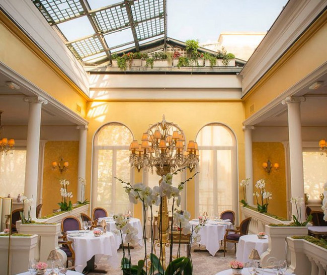 The Most Romantic Restaurants in Paris